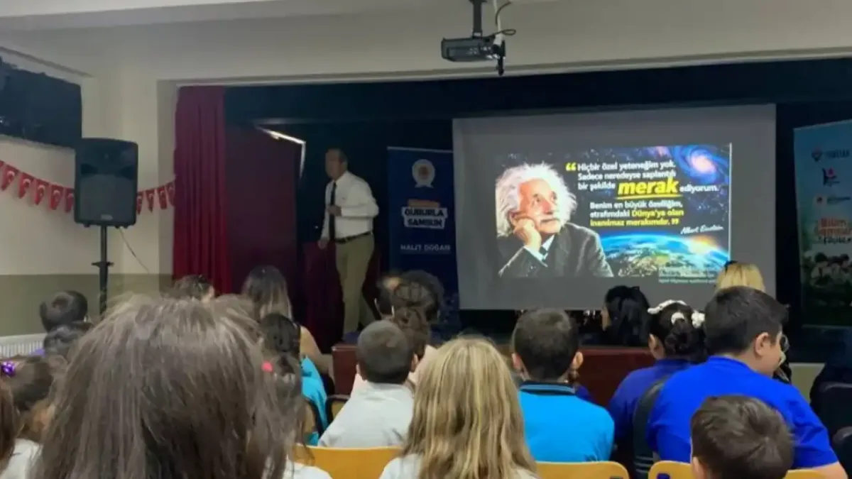 Samsun'da öğrenciler uzay temalı atölyelerde bilimle buluştu.