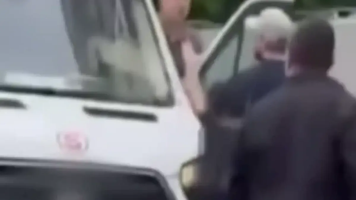 Mudanya'da okul önünde kavga eden servis sürücülerine ceza kesildi