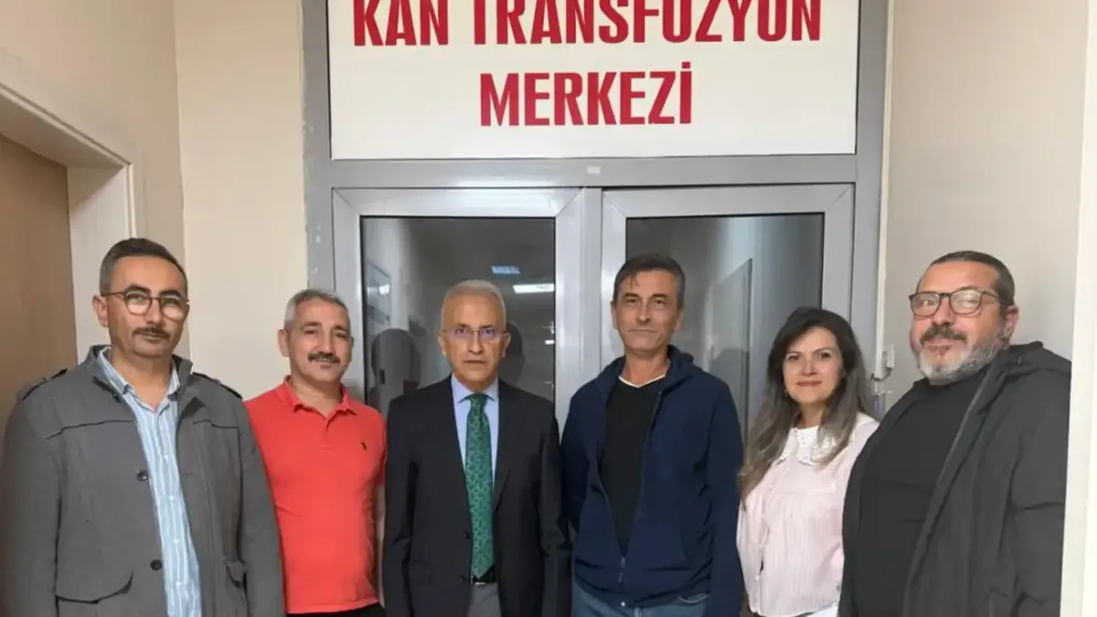 Hürriyetçi Sağlık Sen, sağlık çalışanlarıyla bir araya geldi.
