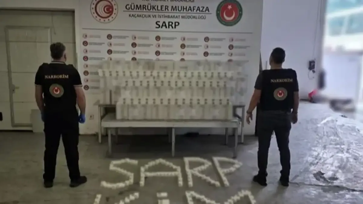 Gümrük kapılarında düzenlenen operasyonlarda yüklü miktarda uyuşturucu madde ele geçirildi