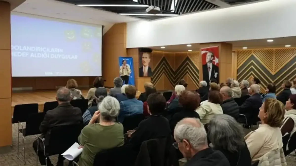 Denizli'de yaşlı bireylere dijital güvenlik eğitimi verildi.