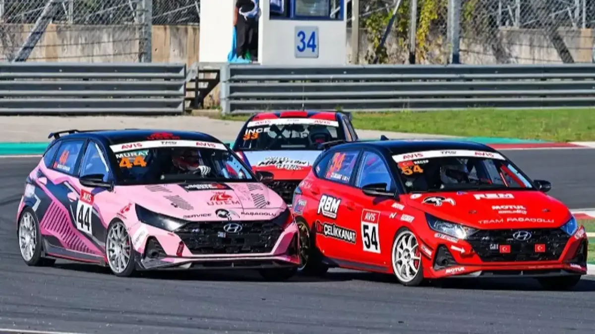 İstanbul Park'ta zirve mücadelesi heyecan yarattı