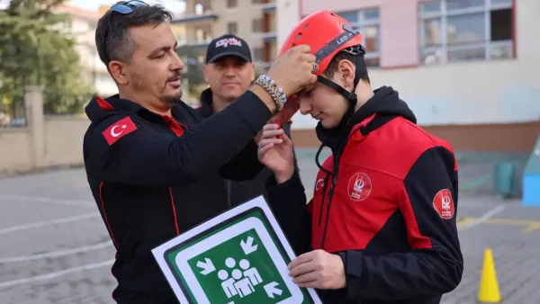 Keçiören'de düzenlenen afet bilinci eğitimi etkinliği.