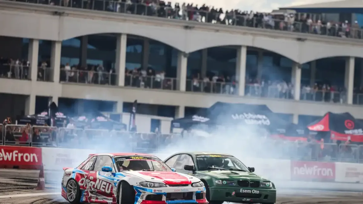 İstanbul Park'ta düzenlenecek drift yarışları öncesi hazırlıklar.