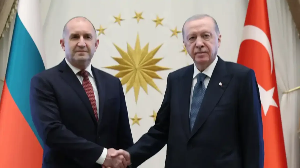 Cumhurbaşkanı Erdoğan, Bulgaristan Başbakanı Radev ile telefon görüşmesi yapıyor.