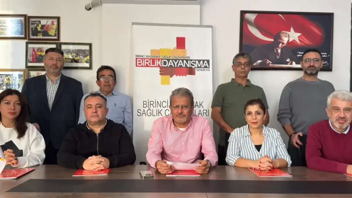 Birlik ve Dayanışma Sendikası Genel Başkanı Dr. Ahmet Mehlepçi basın toplantısında.