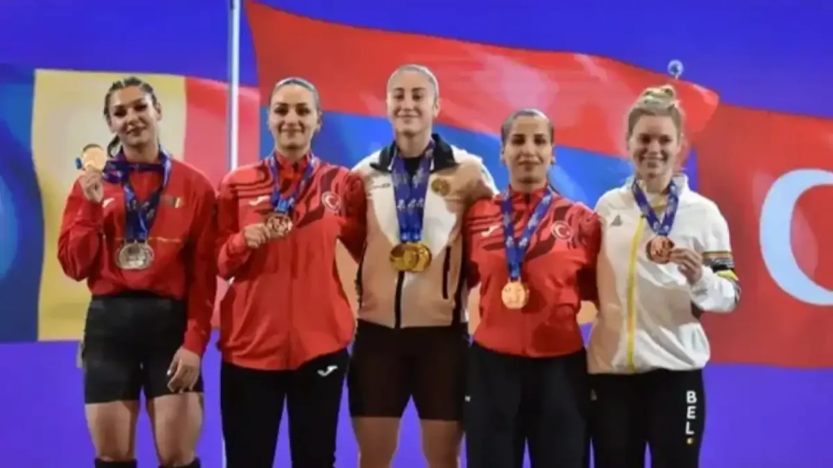 Merve İlden, Avrupa Halter Şampiyonası'nda bronz madalya kazandı.
