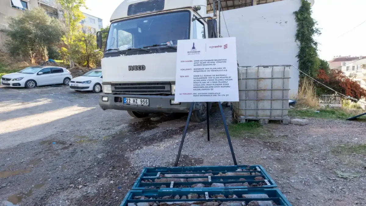 İzmir'de mikrobölgeleme çalışmaları sırasında yapılan sondajlar.
