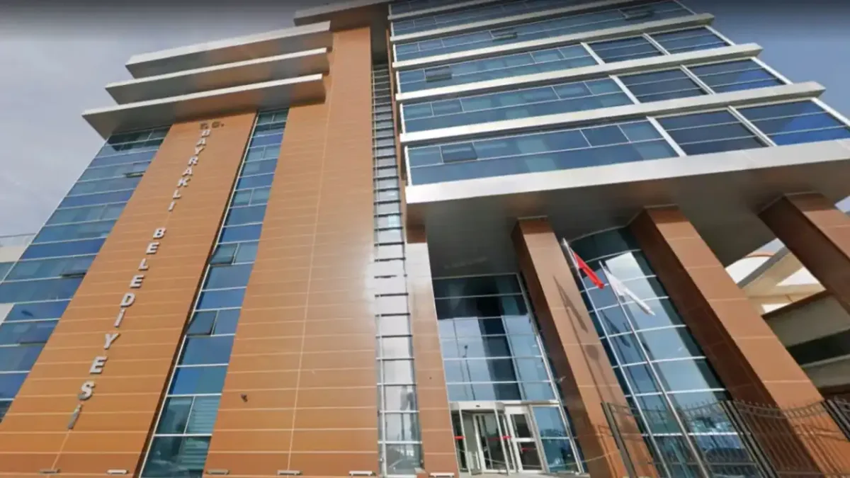 Bayraklı'da BAYBEL soruşturmasında 15 kişi tutuklandı