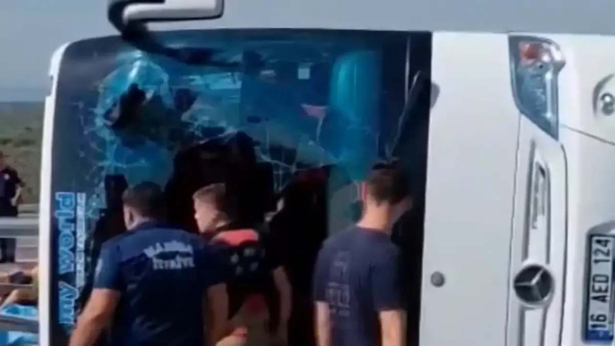 Manisa'da feci kaza 11 ölü 27 yaralı