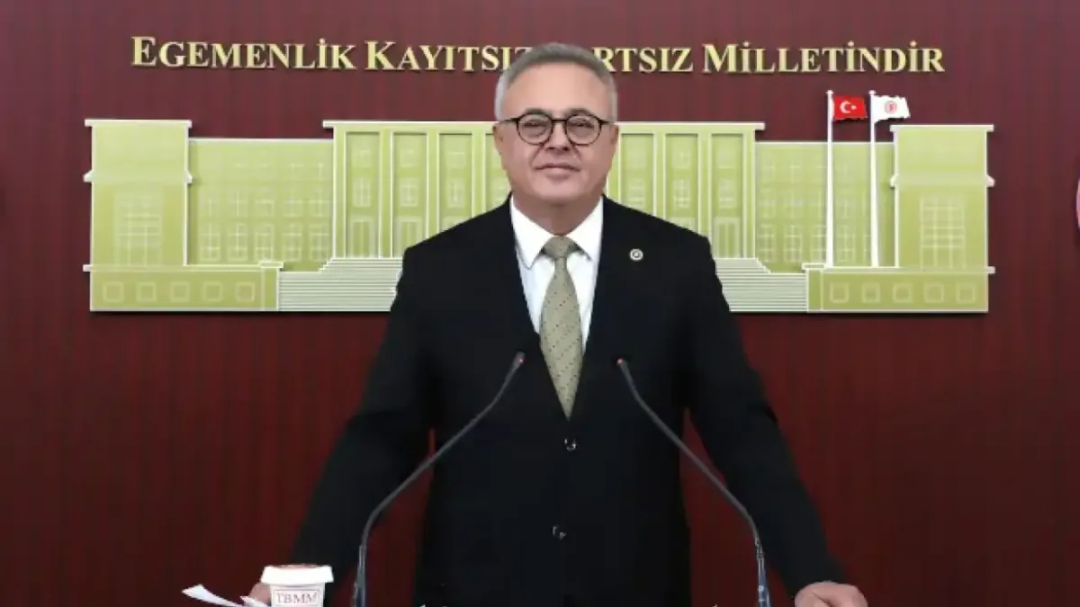 CHP Uşak Milletvekili Ali Karaoba, YHT projesini eleştiriyor.