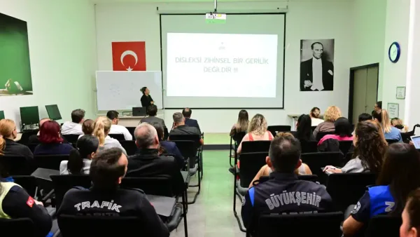 Manisa Büyükşehir Belediyesi disleksi farkındalığı eğitimi.
