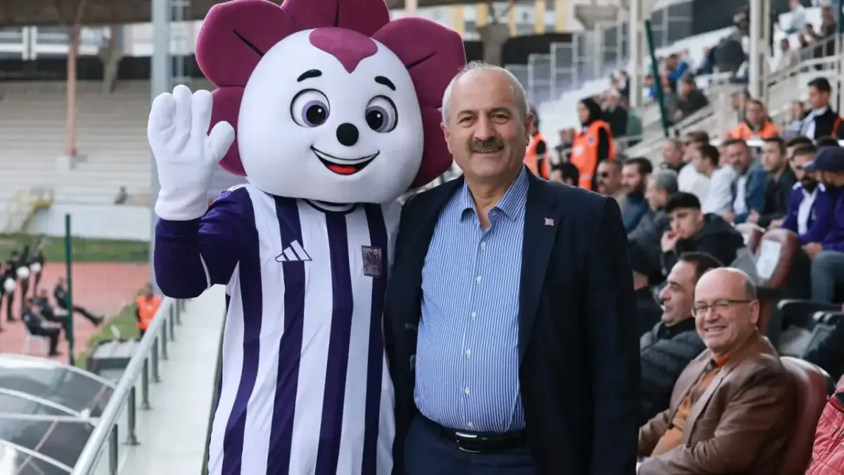 Gebzespor, Soma Spor karşısında 4-1 galip gelerek şampiyonluk hedefini sürdürdü.