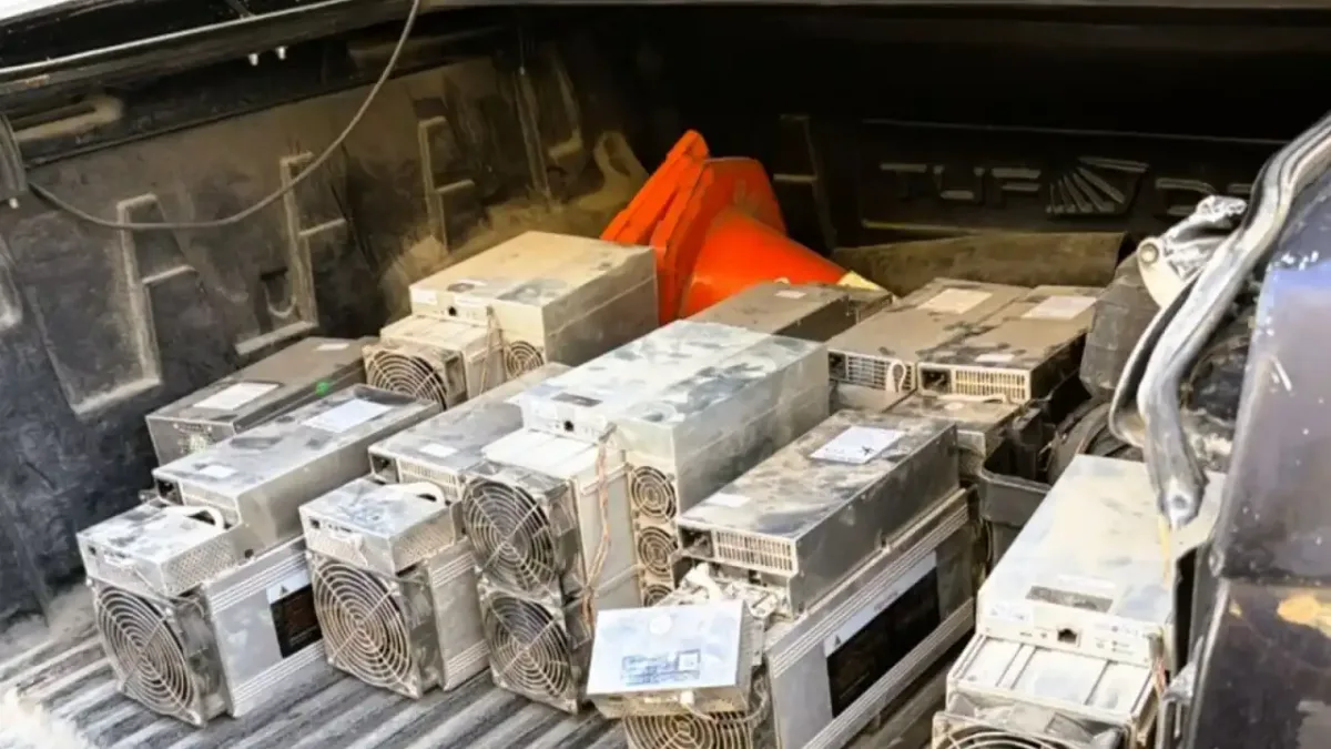Mardin'de kaçak elektrikle kripto para üretimi yapan düzenek.
