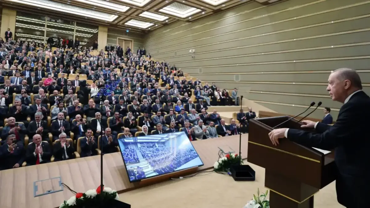 Cumhurbaşkanı Erdoğan, Muhtarlar Günü etkinliğinde muhtarlara hitap ediyor.