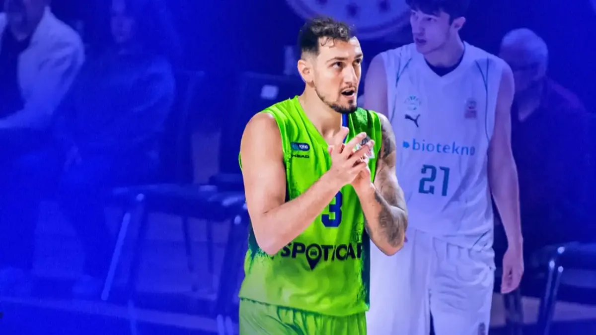 TOFAŞ Basketbol kaptanı Yiğitcan Saybir, sakatlık nedeniyle tedavi sürecine girdi.