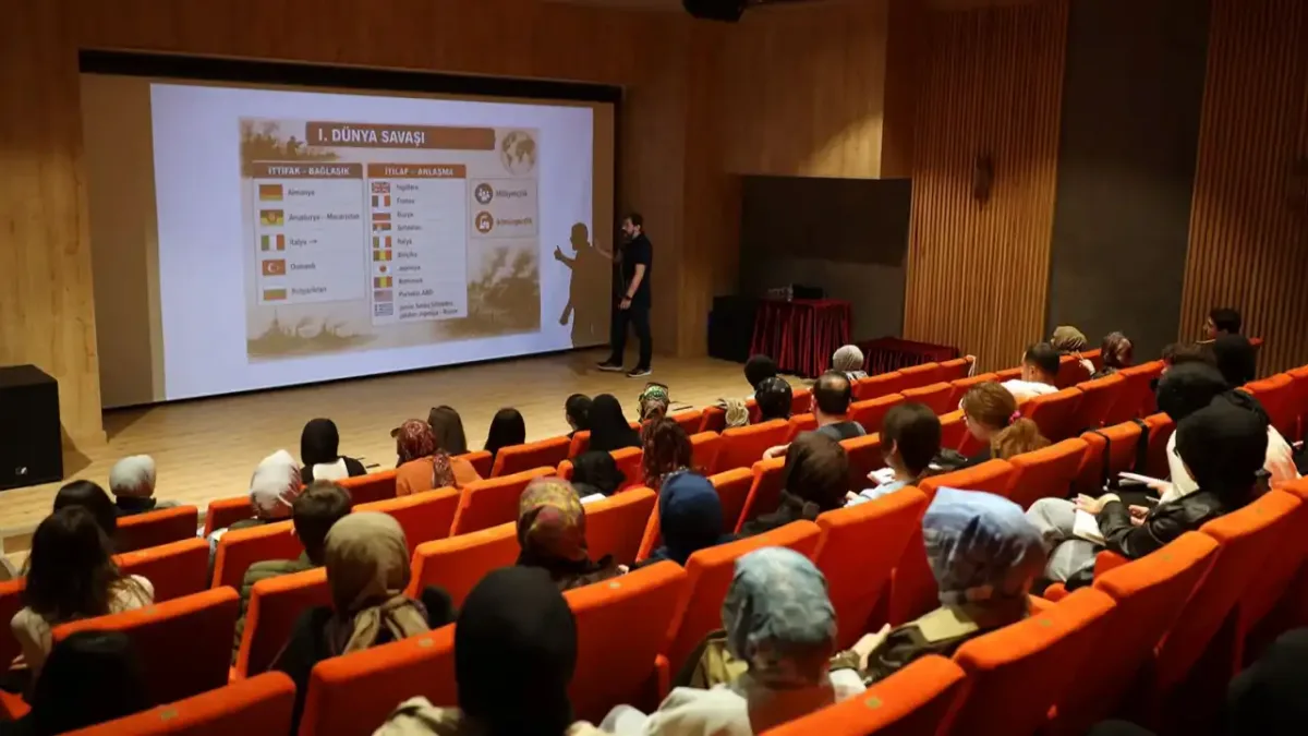 Sakarya'da KPSS Genel Tekrar Programı'na katılan adaylar.