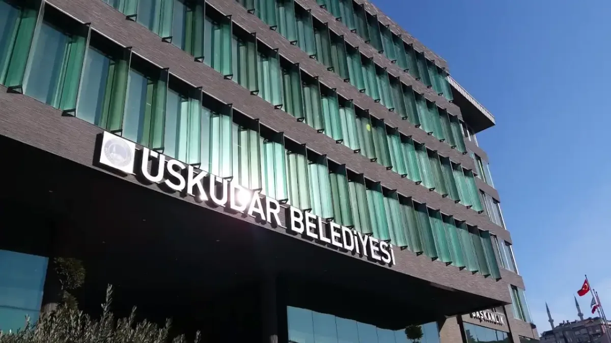 Üsküdar Belediye Meclisi olağanüstü toplantı için toplanıyor.