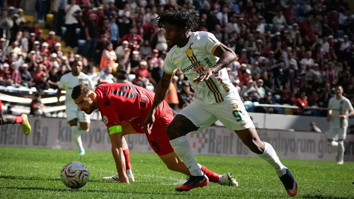 Gençlerbirliği sahasında Amed SK ile 2-2 berabere kalarak puanları paylaştı.