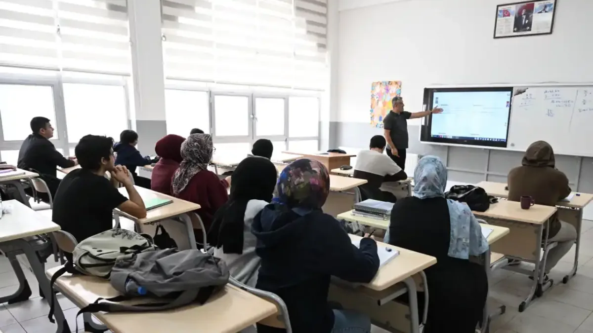Kernek Külliyesi'nde 200 öğrenci üniversiteye hazırlanıyor