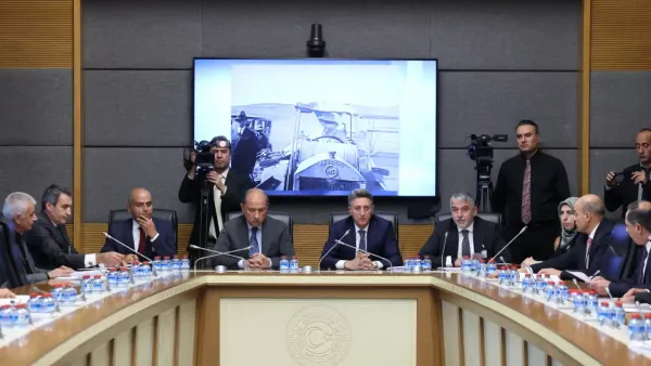 Atatürk Orman Çiftliği'nde süt ve bal üretimi