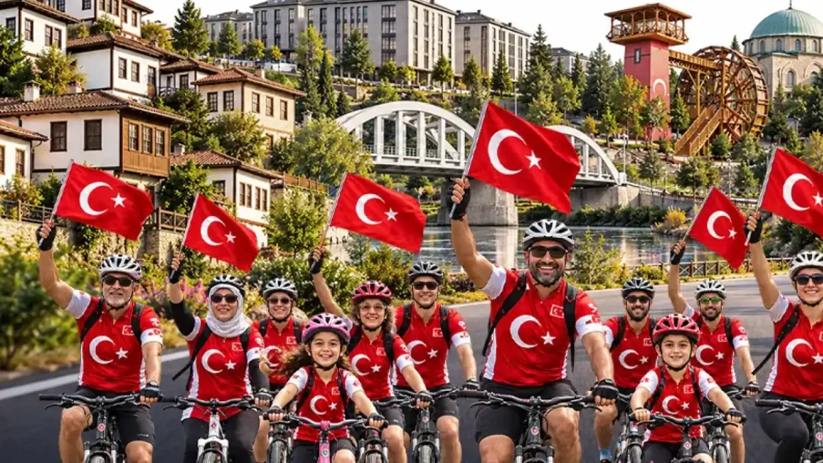 Sakarya'da 29 Ekim Cumhuriyet Bayramı bisiklet sürüşü etkinliği.