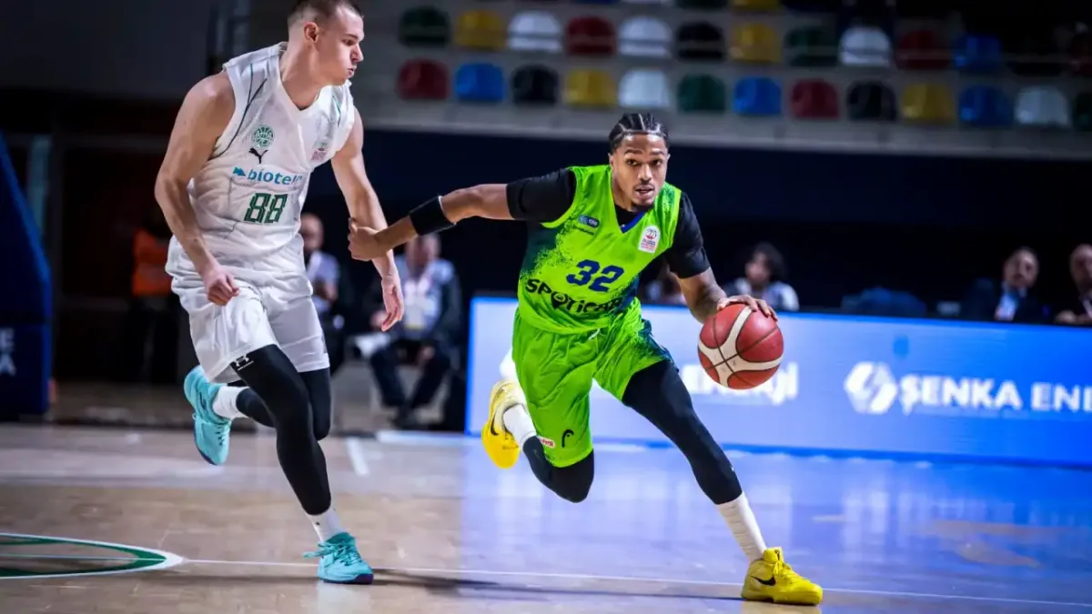 TOFAŞ, son saniye basketiyle galip geldiği maçta büyük bir mücadele sergiledi.