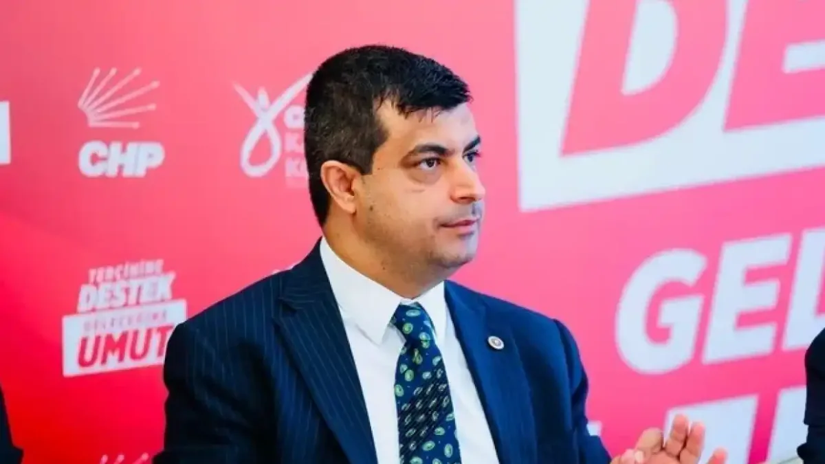 CHP Genel Başkan Yardımcısı Deniz Demir basın toplantısında.