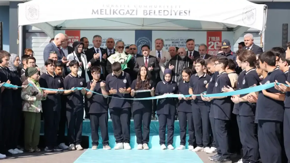 TOMTAŞ alanında açılan Havacılık ve Uzay Bilimleri Lisesi, savunma sanayisine katkı sağlayacak gençler yetiştirecek.