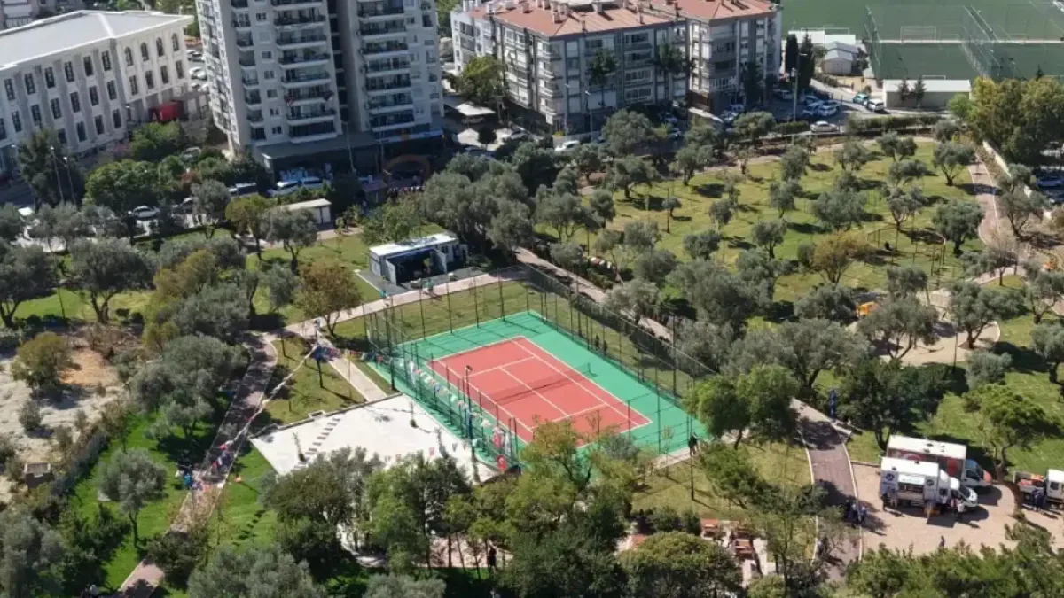 İzmir'de yeni spor istasyonu Buca Halk Park'ta hizmete girdi