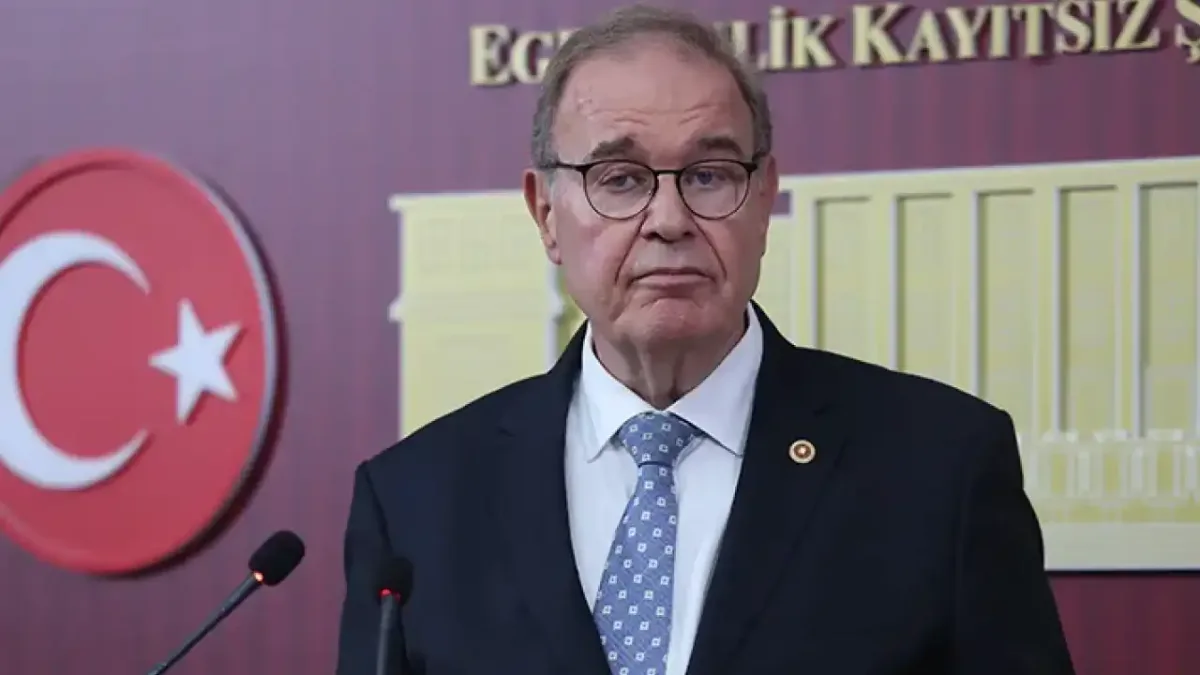 CHP Grup Başkanı Faik Öztrak, basın toplantısında açıklamalarda bulundu.