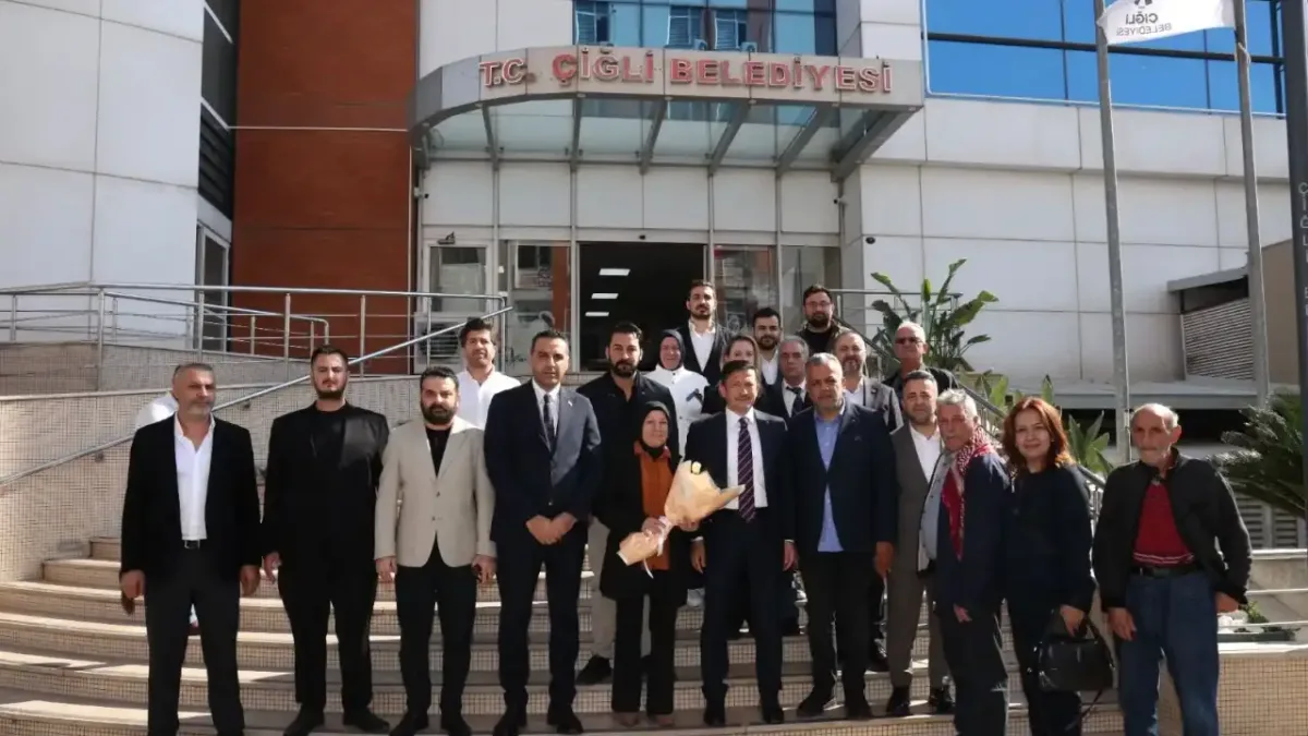 Hamza Dağ, Çiğli Belediye Başkanı Onur Emrah Yıldız'ı ziyaret etti.