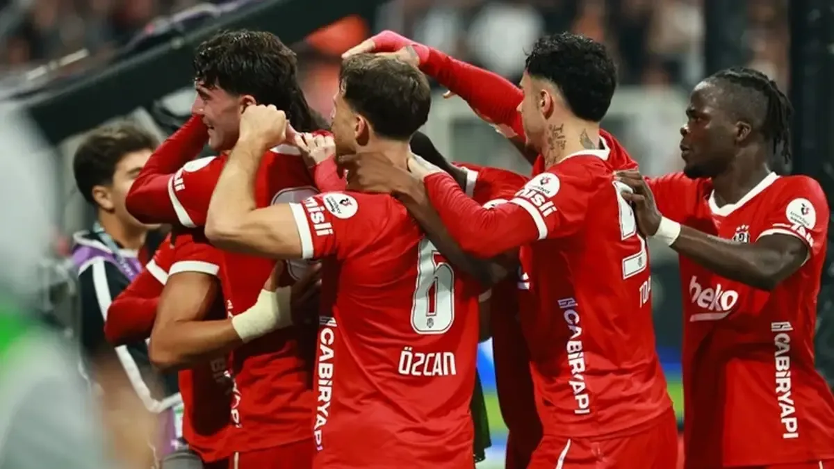 Zorlu karşılaşmadan siyah beyazlı ekip 2-0 galip ayrıldı.