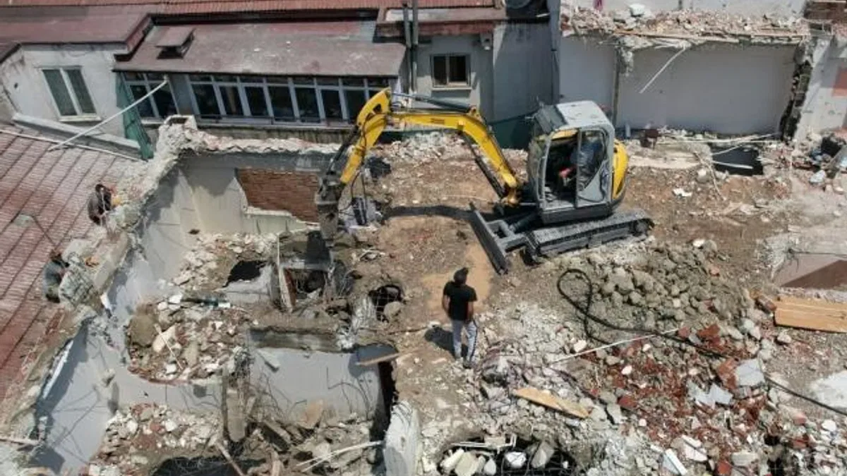 Yıldırım’da riskli binalara geçit yok