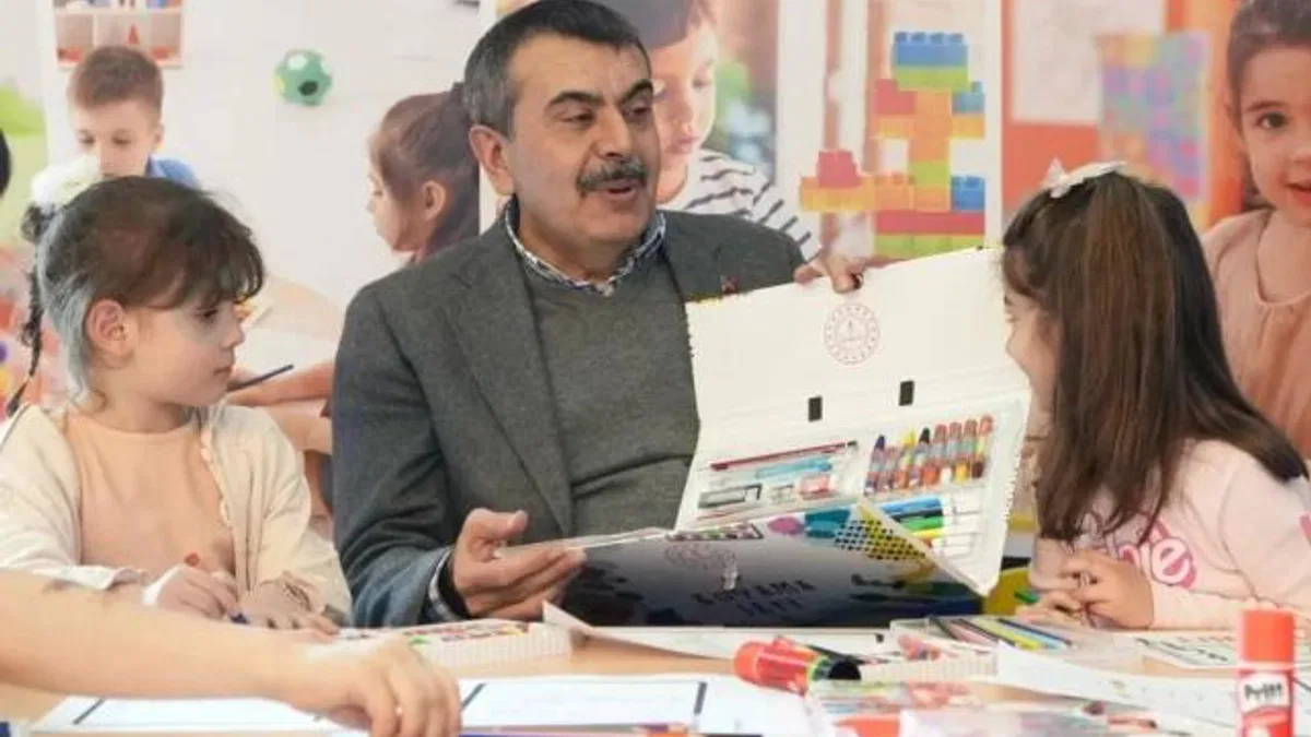 Bakan Tekin’den ‘Külliyede Ramazan’ ziyareti