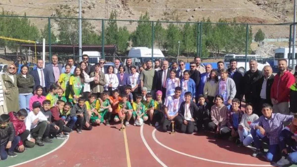 Sason Yücebağ Beldesinde voleybol turnuvası