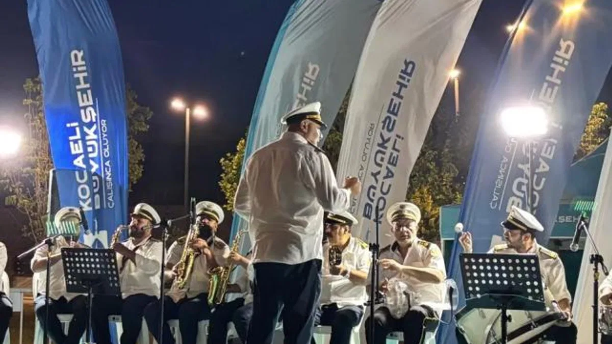 Kocaeli’de Derince Sağlıklı Yaşam Parkı’nda müzik dolu akşam
