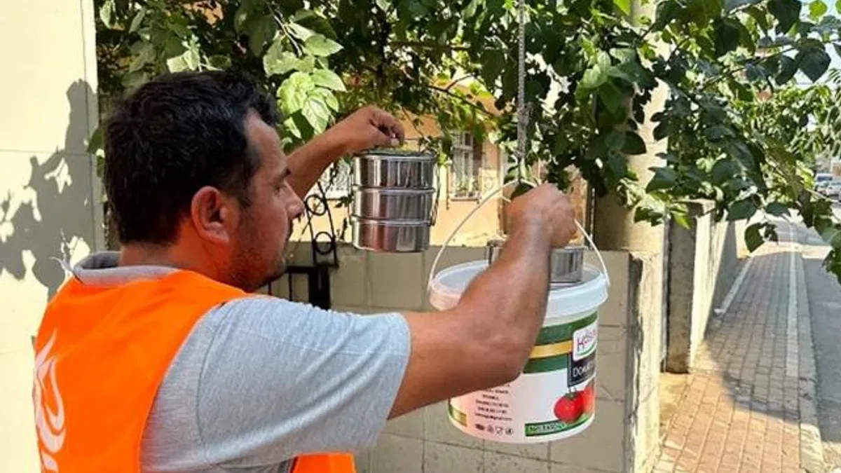 Çayırova’da sıcak yemek dağıtımı sürüyor
