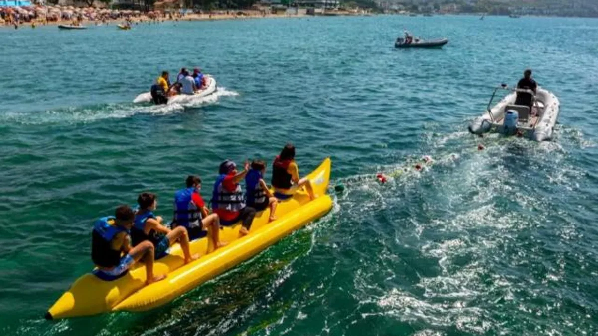 Kocaeli’de ‘engelsiz’ deniz keyfi