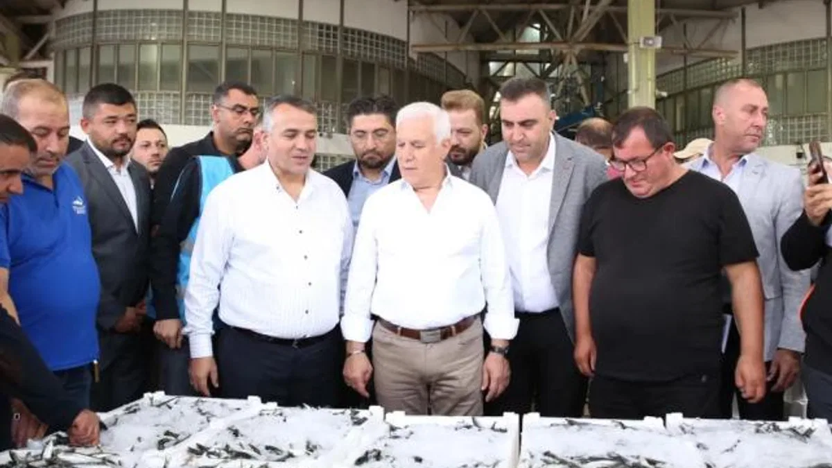 Başkan Bozbey’den balıkçılara 1 Eylül ziyareti