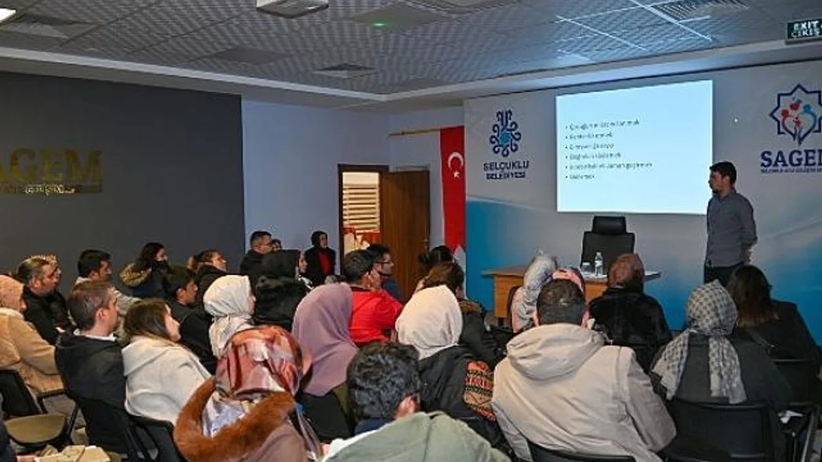 Selçuklu Aile Gelişim Merkezi (SAGEM) tarafından ailelere yönelik olarak “Çocukla İletişim ve Çiftler Arasında Etkili İletişim” konulu seminer düzenlendi.