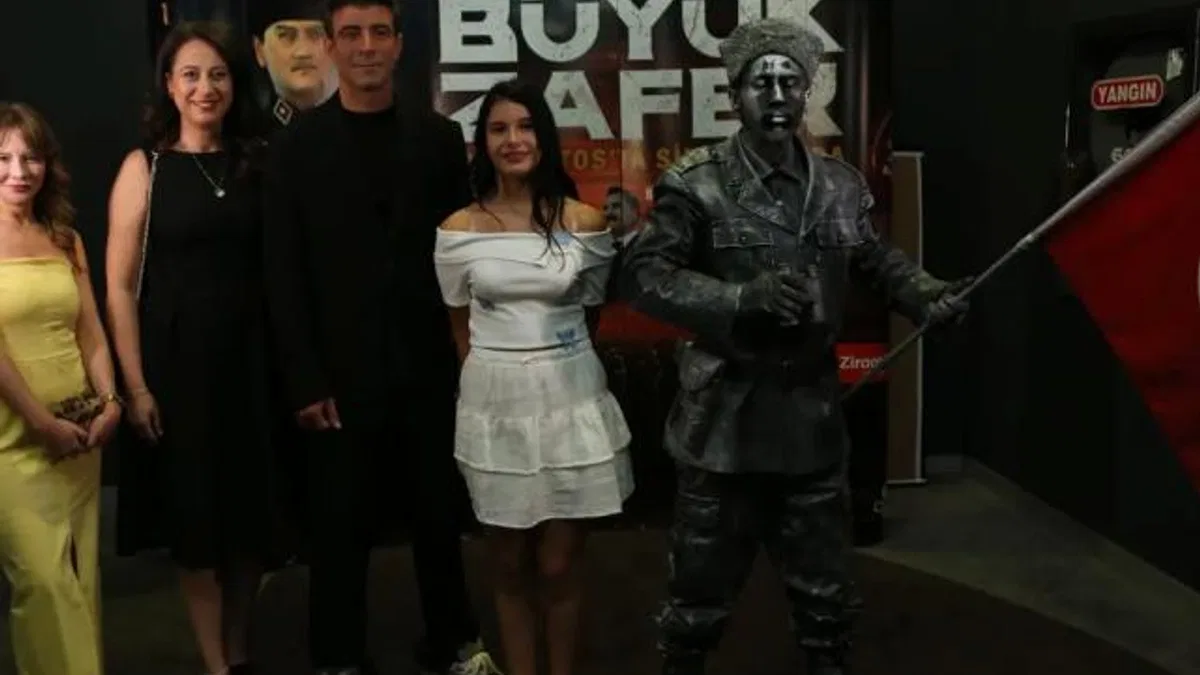 Genç nesillere tarihi yaşatacak filme görkemli gala