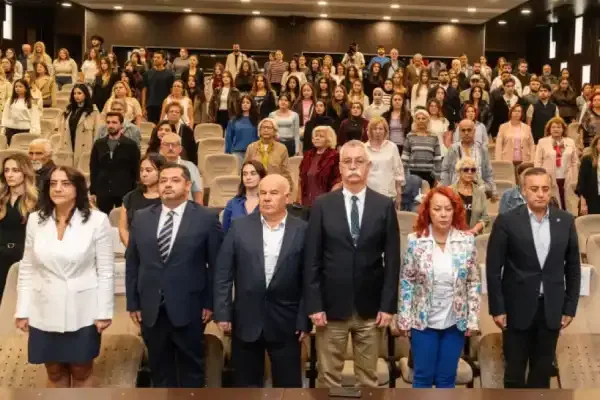 İzmir'de afet dönemlerinde yaşlı güvenliği masaya yatırıldı