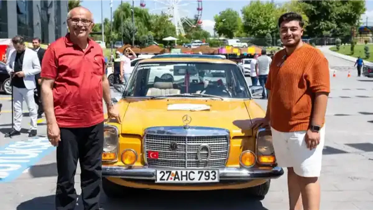 Kayısı Festivali’nde klasik Mercedes buluşması