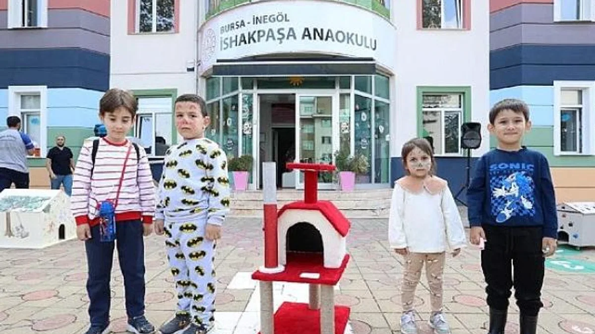 Minik Ellerden Can Dostları İçin Büyük İş