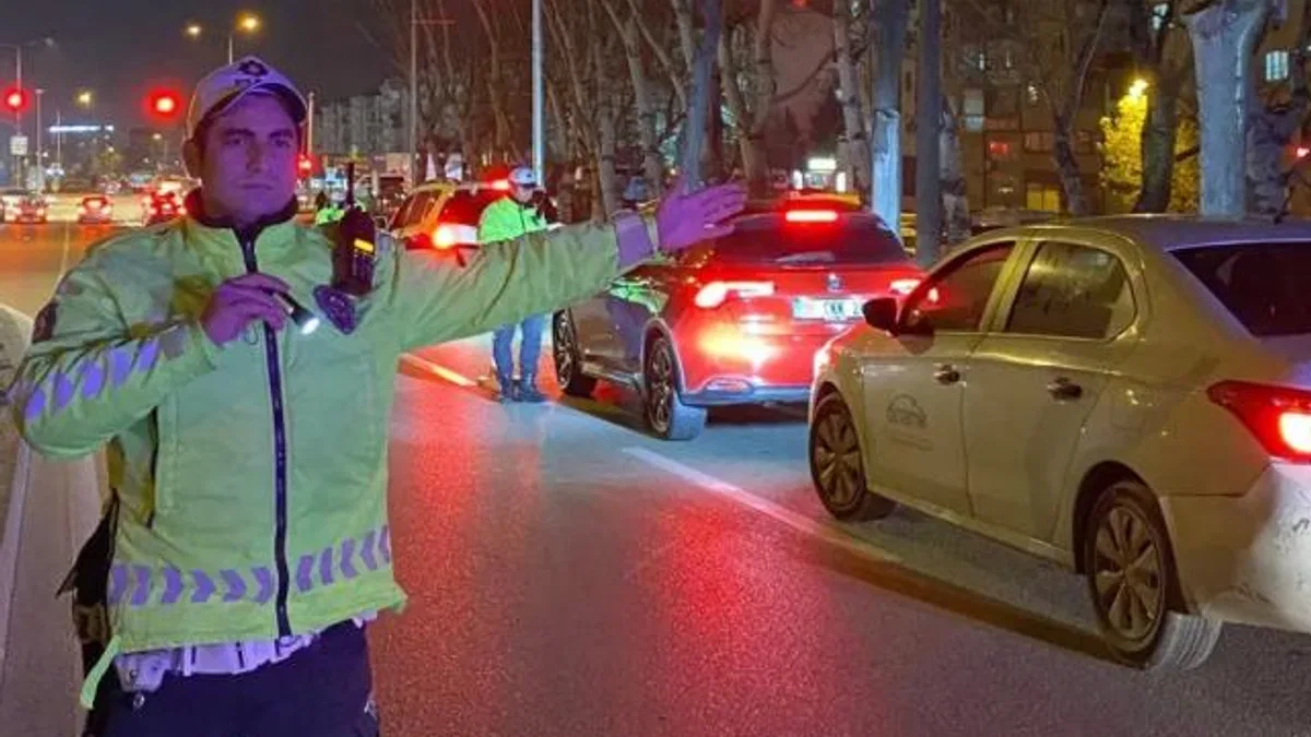 Bursa’da eski yılın son, 2025’in ilk saatlerinde denetimler hız kesmedi