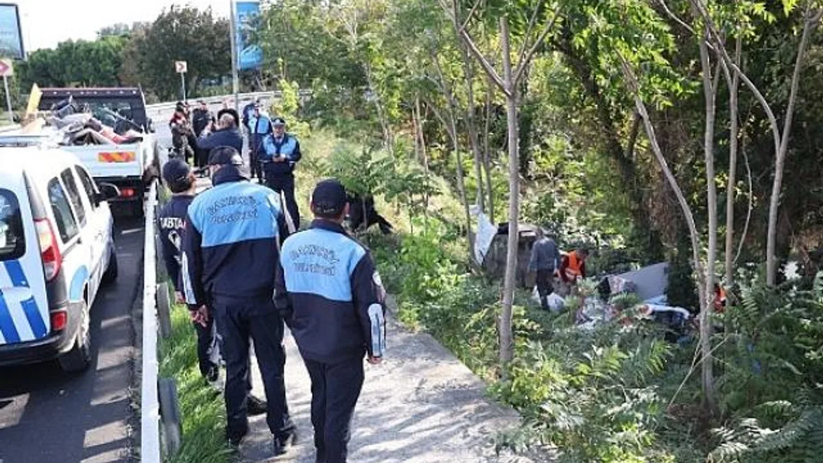 Bakırköy Belediyesi uygunsuz barınma alanlarına müdahale ediyor.