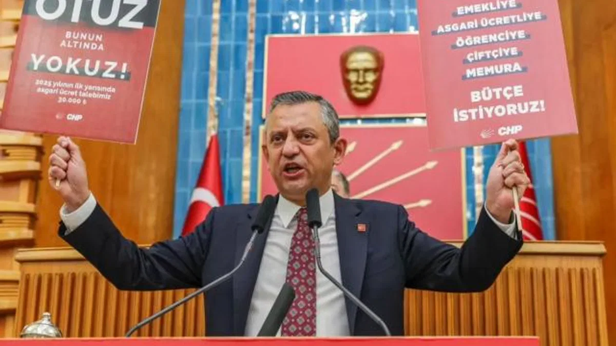 CHP’li Özel’den ’30 bin TL’ mücadelesi… “Talebimiz 30 altında yokuz!”