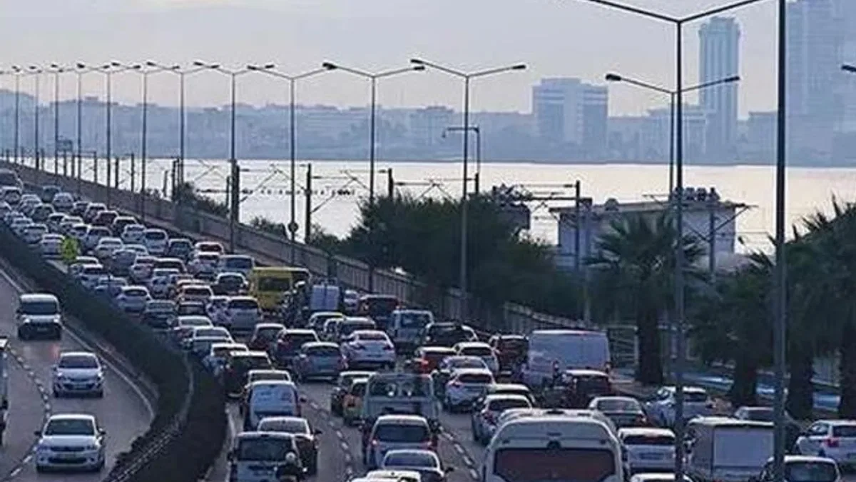Trafiğe kayıtlı taşıt 33 milyona yaklaştı