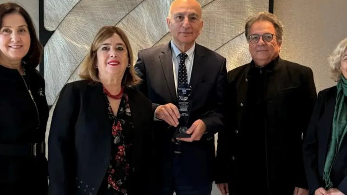 Vecihe Hatiboğlu Ödülü Dr. Mahfi Eğilmez’e sunuldu